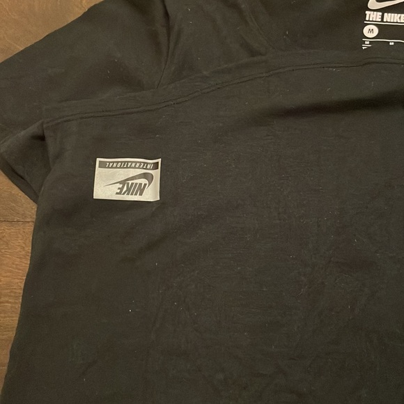 NWOT Nike International Tee - Picture 5 of 7
